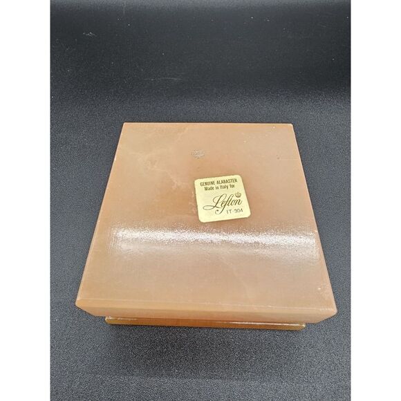 Lefton Alabaster‎ And Gold Rim Trinket Box Made In Italy - Picture 3 of 10